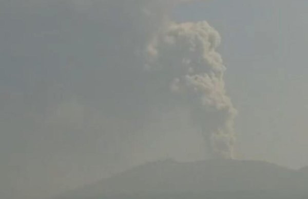 配资操盘炒股配资开户 日本一火山喷发 火山灰柱高达5000米